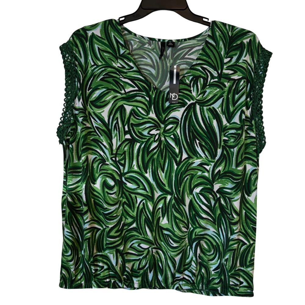 #14 New Directions Womens Blouse PXL NWT Green Tropical V-Neck Crochet Sleeves